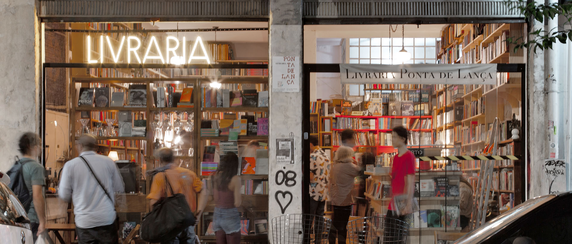 Fachada da Livraria Ponta de Lança, no bairro de Santa Cecília em São Paulo.